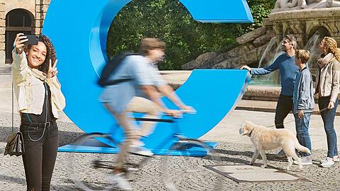 Vom 18. bis 20. September stellt sich München Cool City am Odeonsplatz vor. Natürlich mit dabei - die großen blauen C&rsquo;s.