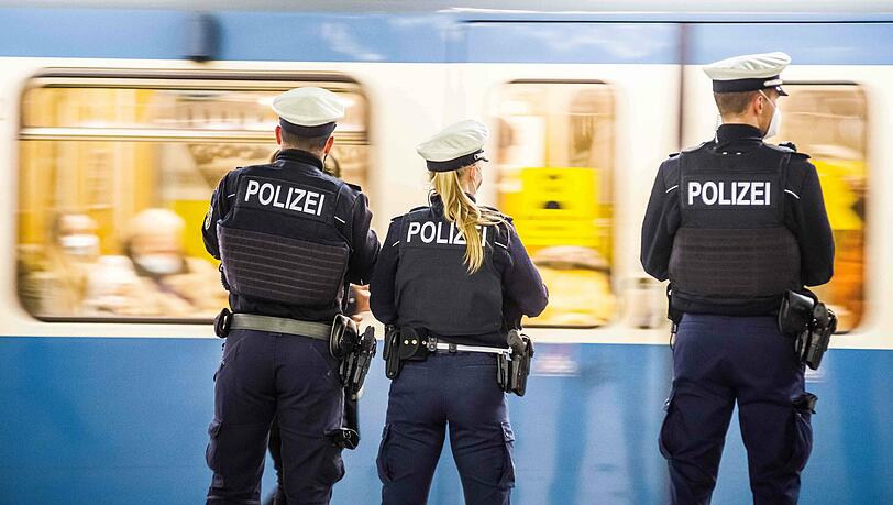 Regelmäßig kontrolliert die Bundespolizei die Bahnhöfe im Münchner Stadtgebiet. (Symbolbild) Regelmäßig kontrolliert die Bundespolizei die Bahnhöfe im Münchner Stadtgebiet. (Symbolbild)