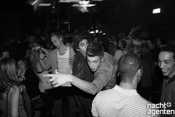 Hip Hop don't stop im Crux (Samstag, 12.11.2011). Noch mehr Fotos gibt es unter: www.nachtagenten.de.
