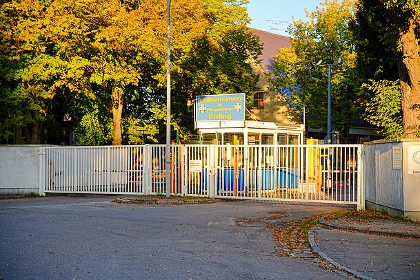 Eingangstor des Fliegerhorst der Bundeswehr in Erding. Eingangstor des Fliegerhorst der Bundeswehr in Erding.