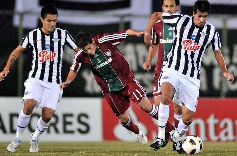Platz 4: Darío Conca. Darío wer? In Europa kennt den Argentinier kaum einer. Der 28-Jährige wurde 2010 als Spieler von Fluminense Rio zu Brasiliens Fußballer des Jahres gewählt, wechselte 2011 zum chinesischen Erstligisten Guangzhou Evergrande. Sein fürstliches Netto-Gehalt soll dort zwischen 10,6 und 13,3 Millionen Euro jährlich liegen!