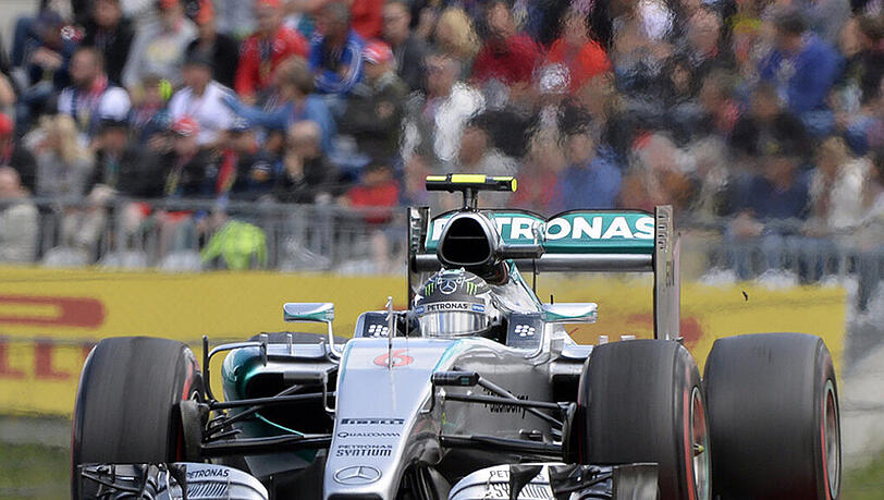 Nico Rosberg auf seiner Fahrt zum Sieg bei m Großen Preis von Österreich in Spielberg. Nico Rosberg auf seiner Fahrt zum Sieg bei m Großen Preis von Österreich in Spielberg.