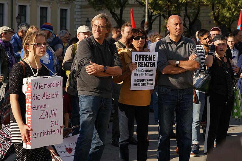 Gegen Asylrechtsverschäfungen - für offene Grenzen: Bilder von der Demo am Samstag.