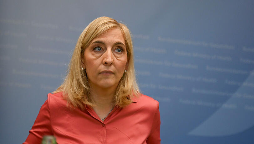 Nina Warken (CDU) ist die Bundesministerin für Gesundheit. Sie wies die Vorwürfe zurück, dass sie Jens Spahn (CDU) schützen wollte. Nina Warken (CDU) ist die Bundesministerin für Gesundheit. Sie wies die Vorwürfe zurück, dass sie Jens Spahn (CDU) schützen wollte.