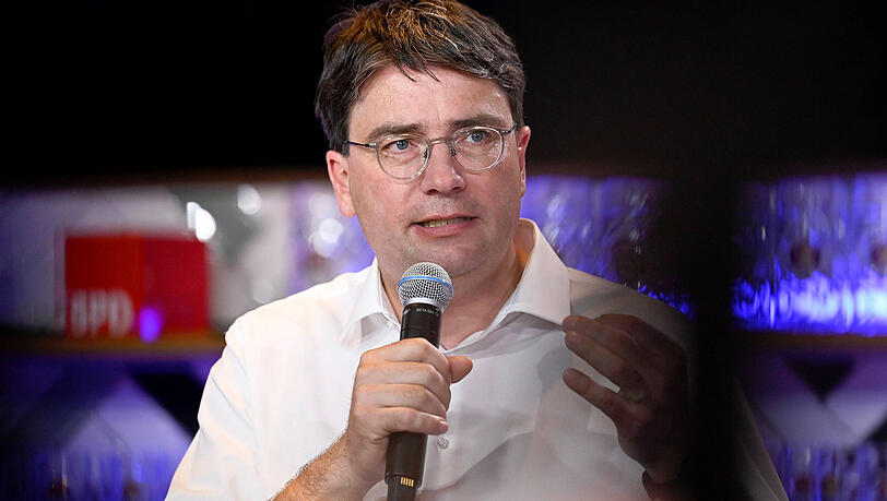 SPD-Abgeordneter Florian von Brunn hat das Steuer-Versprechen des CSU-Chefs in einer Anfrage kritisch durchleuchtet.