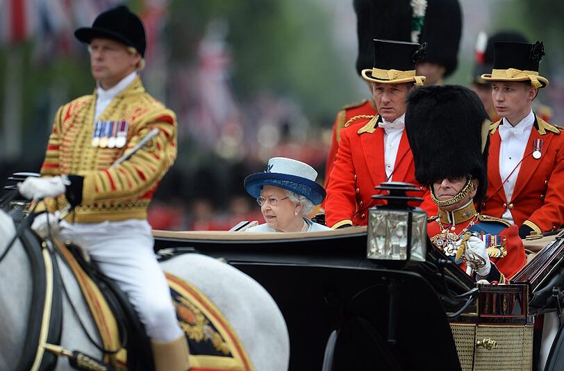 Trooping the Colour. Die Queen feierte am Samstag ihren 88. Geburtstag nach. Die Bilder!