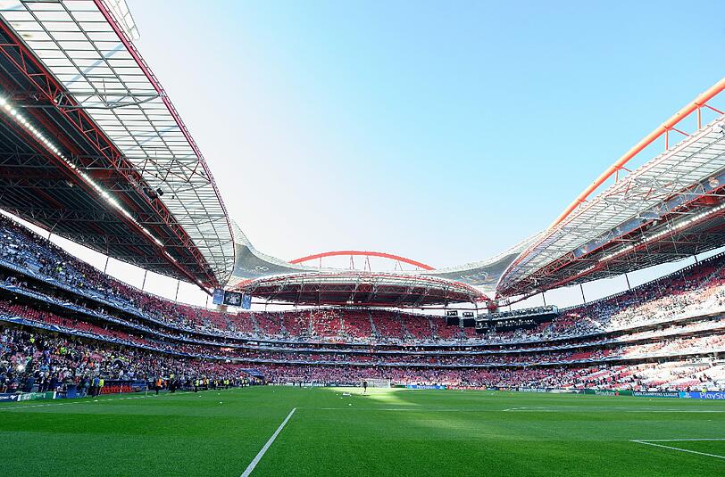 Platz 12 - Estádio da Luz
Ort: Lissabon (Portugal)
Plätze: 64.813
Teams: Benfica Lissabon
Eröffnung: 25. Oktober 2003
Spitzname(n): A Luz, A Catedral