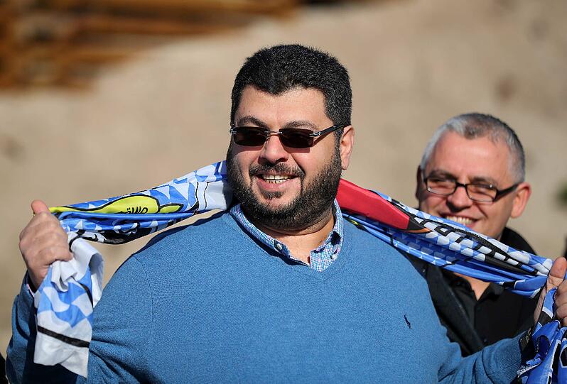 Am Montagmittag kam Löwen-Investor Hasan Ismaik im Trainingslager des TSV 1860 an und sprach zuerst mit Fans und Trainer Vitor Pereira. Die Bilder vom Besuch.