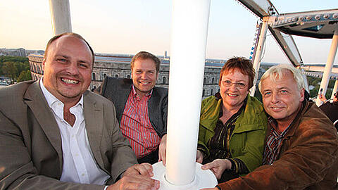 Schwindelfreie Koalition: SPD-Chef Christian Vogel, CSU-MdL Hermann Imhof, Brigitte Wellhöfer (Grüne), SPD-MdL Stephan Schuster (v.l.).