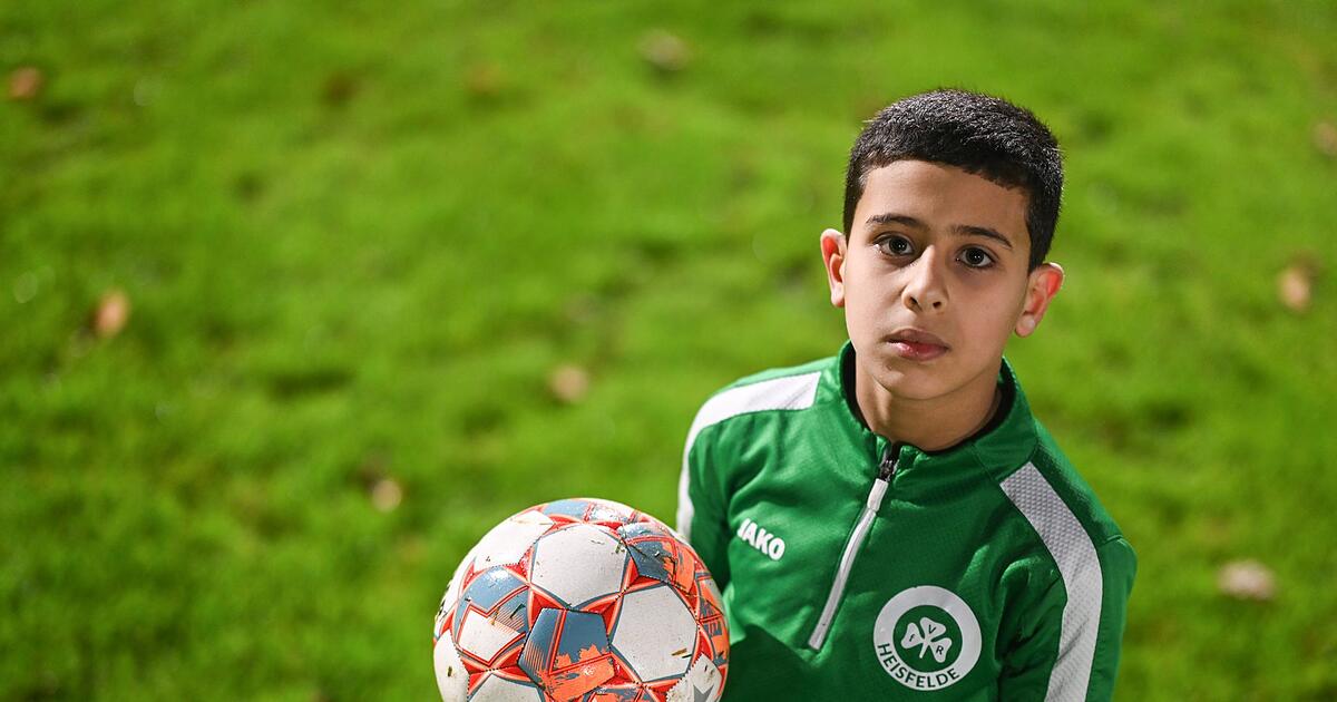 Junge-begeistert-mit-Fallr-ckzieher-Video-geht-viral