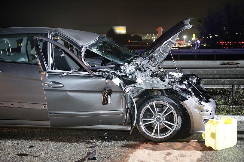 Der Unfallverusacher setzte seine Fahrt unvermittelt fort.