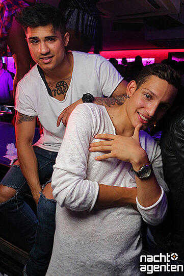 Bei der Reihe "Garden & Restaurant" im Crown's Club gibt es Hip-Hop- und R'n'B-Musik auf die Ohren.