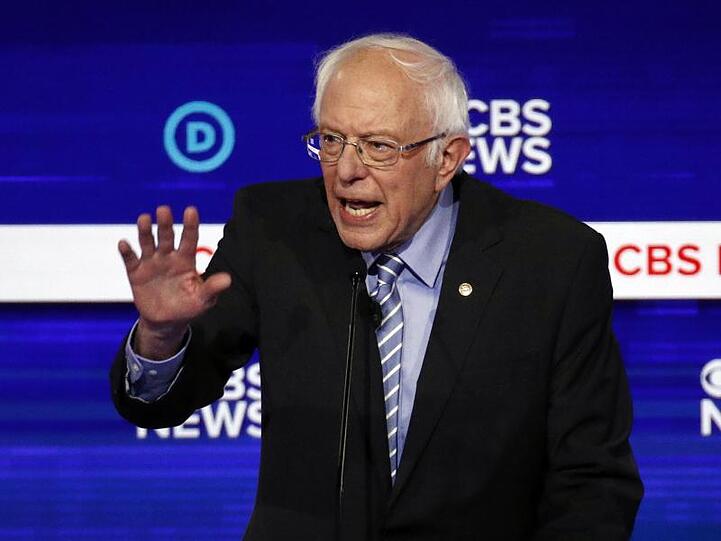 Im Rennen um die Kandidatur liegt nach Vorwahlen in bislang drei US-Bundesstaaten der linke Senator Bernie Sanders vorne.