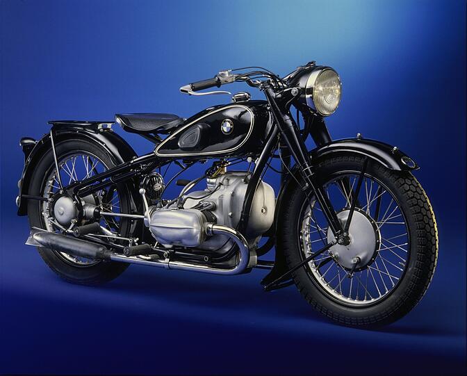 Ausgestattet mit einem 2-Zylinder-Boxermotor wurde die R5 von 1936 bis 1937 gebaut. Preis: 1550 Reichsmark. Zu sehen ist sie aktuell im BMW-Museum.
