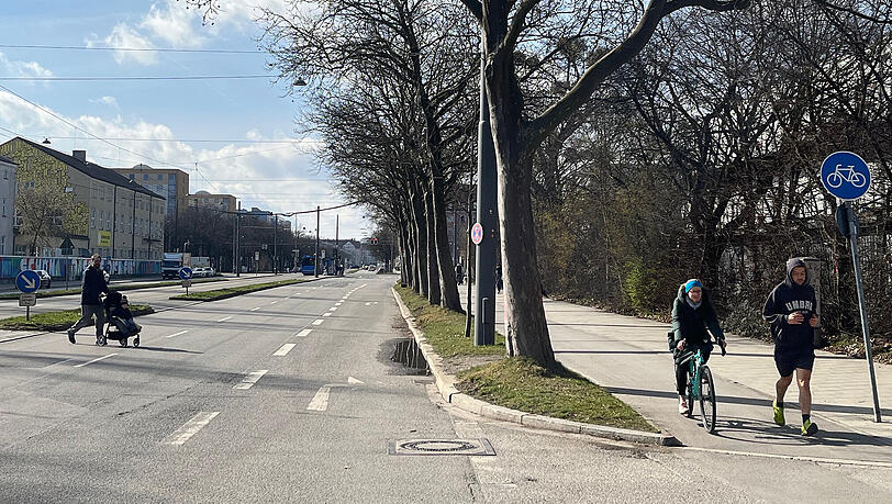 Im Stadtrat gibt es eine Debatte darüber, ob an der Schwere-Reiter-Straße eine Brücke gebaut werden soll.