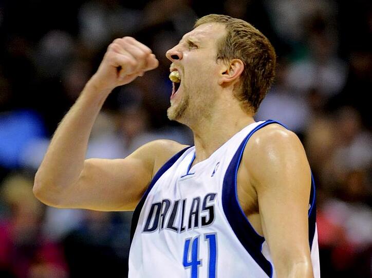 Das tut weh: Dirk Nowitzki verlor mit seinen Dallas Mavericks mit 87:115 bei den Utah Jazz.