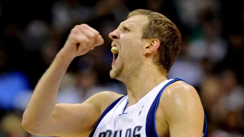 Das tut weh: Dirk Nowitzki verlor mit seinen Dallas Mavericks mit 87:115 bei den Utah Jazz. Das tut weh: Dirk Nowitzki verlor mit seinen Dallas Mavericks mit 87:115 bei den Utah Jazz.