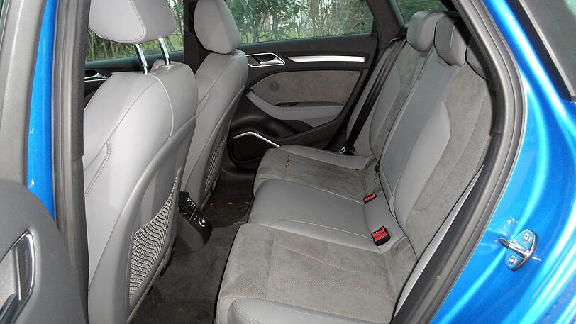 Nicht wirklich üppig, aber völlig ausreichend: Das Platzangebot im Fond des Audi A3 Sportback.
