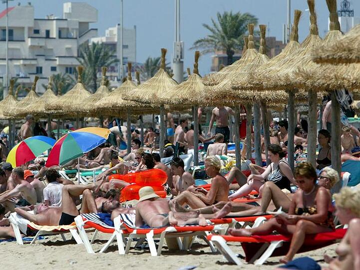 Vorsicht, Abzocke! Betrüger lauern im Ferien-Paradies.
