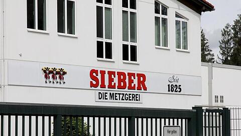 Das Gebäude der Großmetzgerei Sieber in Geretsried.