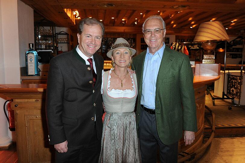 Hannes Mitterer und Franz Beckenbauer mit Frau Heidi.