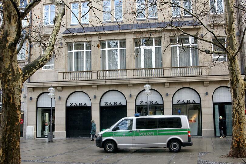 Wurde am Samstag nach Ladenschluss überfallen: Die Zara-Filiale in der Neuhauser Straße.