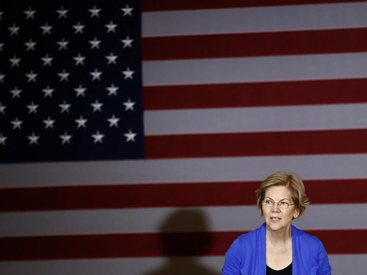 Die demokratische Präsidentschaftskandidatin, Elizabeth Warren, Senatorin für Massachusetts, spricht während einer Wahlkampfveranstaltung.