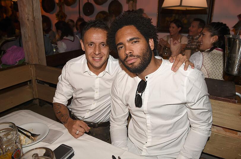 Rafinha (l.) mit dem Cousin von Ex-Bayernspieler Dante.