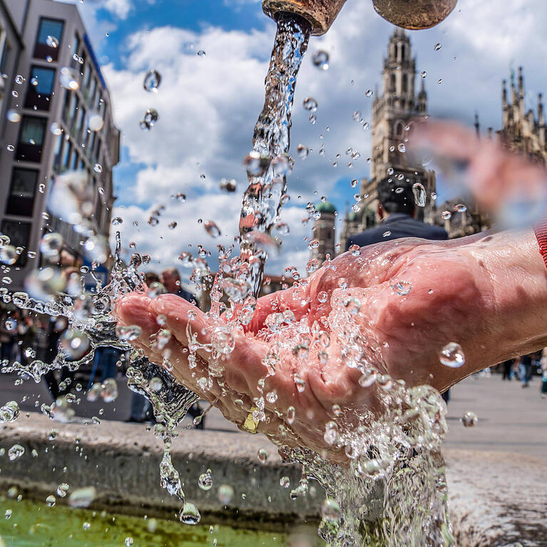 M&uuml;nchen steckt in einer Wasserkrise. Zehn Zierbrunnen stellt die Stadt deshalb ab. Trinkwasserbrunnen sollen bleiben.