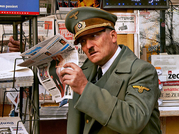 Oliver Masucci spielt in "Er ist wieder da" Adolf Hitler