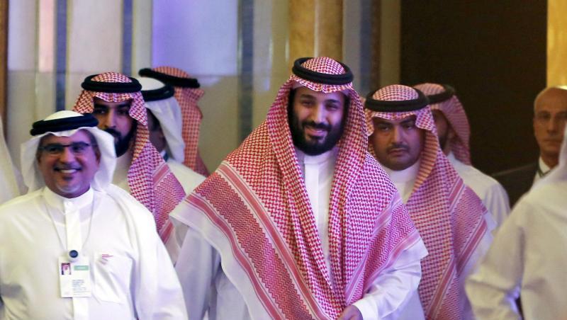 Der in der Khashoggi-Affäre unter Druck geratene saudische Kronprinz Mohammed bin Salman hat den gewaltsamen Tod des Journalisten als "abscheulichen Vorfall" bezeichnet. Der in der Khashoggi-Affäre unter Druck geratene saudische Kronprinz Mohammed bin Salman hat den gewaltsamen Tod des Journalisten als "abscheulichen Vorfall" bezeichnet.