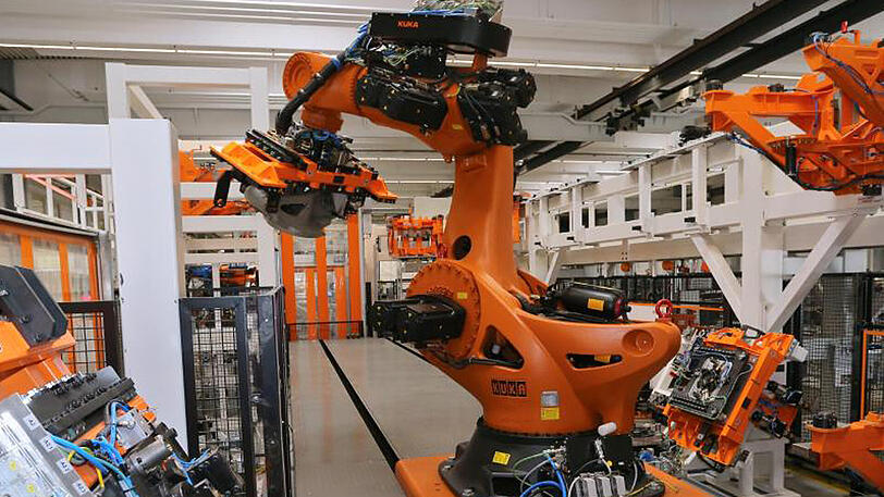 Der chinesische Haushaltsgerätehersteller Midea hält mittelerweile knapp 95 Prozent der Kuka-Aktien.