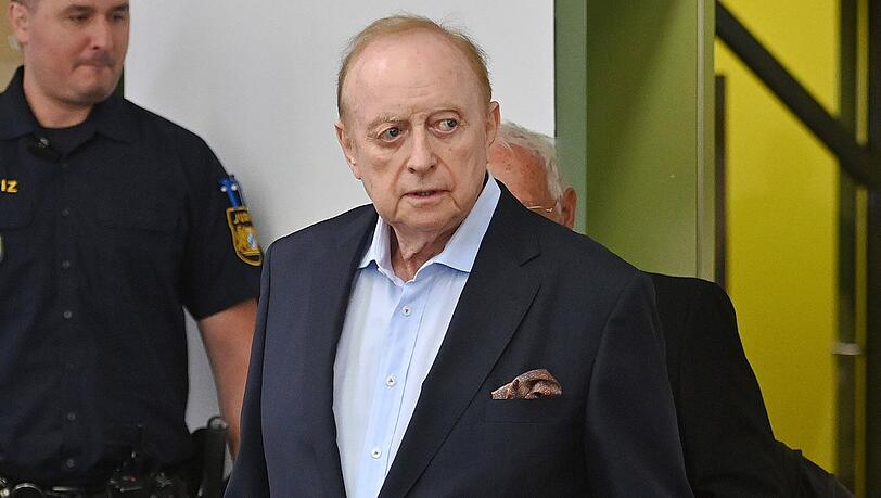 Trotz Verurteilung und abgelaufener Frist der Haftunterbrechung ist Alfons Schuhbeck noch immer nicht im Gefängnis.