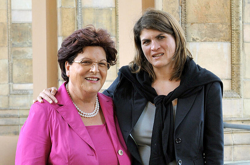 Für unterschiedliche Parteien im Landtag: Claudia Stamm (Grüne) und ihre Mutter Barbara (CSU).