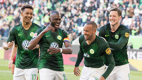 Einst beim TSV 1860, jetzt beim VfL Wolfsburg: Ex-Löwe Felix Uduokhai (li.).