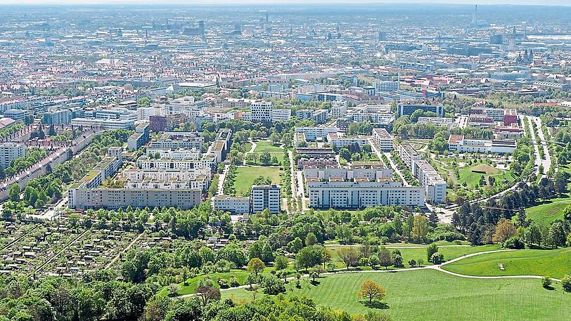 Einst militärisch genutztes Areal, heute Wohngebiet mit großen Grünflächen: "Am Ackermannbogen" ist ein 40 Hektar großes Stadtquartier entstanden.