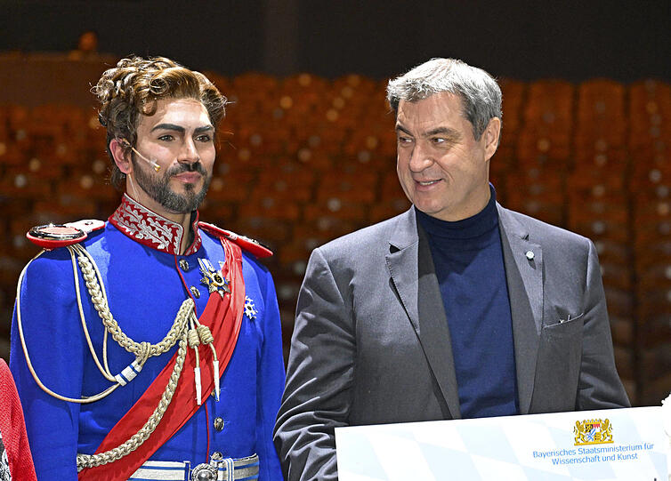 Markus Söder mit dem Kini im Festspielhaus Neuschwanstein.
