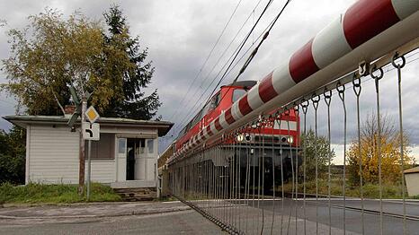 Die S-Bahn kam rechtzeitig zum Stehen und verfehlte den Mann laut Bundespolizei nur knapp.(Archivbild)