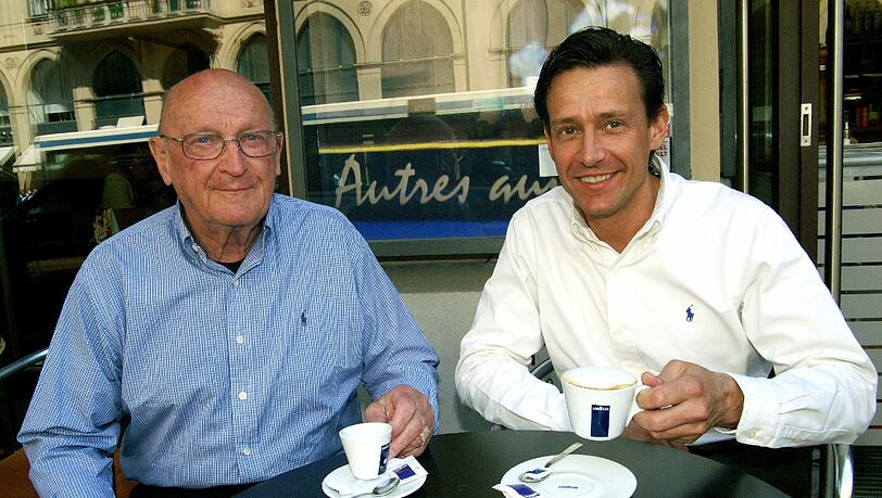 Wachablösung: Senior Hans Sachsenhauser übergab die Theater-Oase seinem Sohn Johannes. Wachablösung: Senior Hans Sachsenhauser übergab die Theater-Oase seinem Sohn Johannes.
