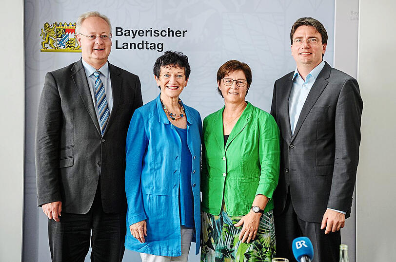 Haben viele Fragen zum Skandal (v.l.): Bernhard Pohl (Freie Wähler), Inge Aures (SPD), Rosi Steinberger (Grüne) und Florian von Brunn (SPD).