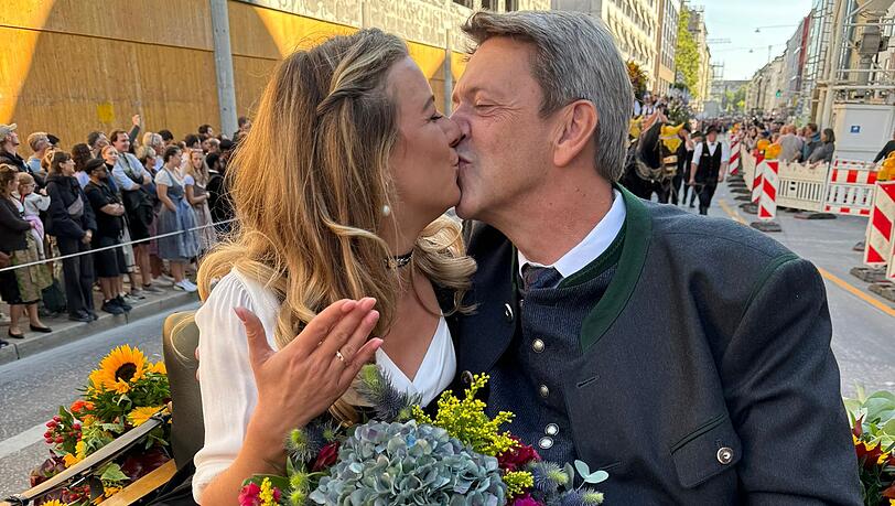 Frisch verlobt: Bräurosl-Wirt Peter Reichert und Franziska Kohlpaintner