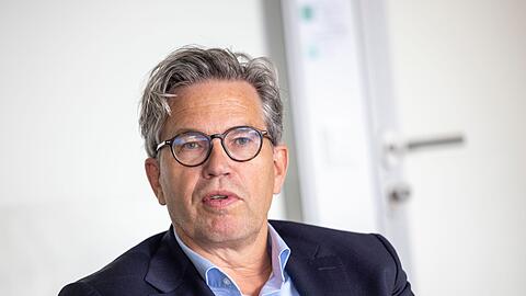 Der Vodafone-Manager Marcel de Groot rät zu Vorsicht.