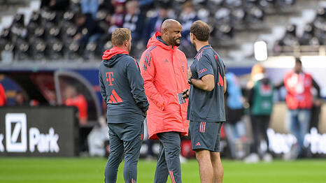 Kann beim FC Bayern weiterhin auf sein Trainerteam bauen: Chefcoach Vincent Kompany.