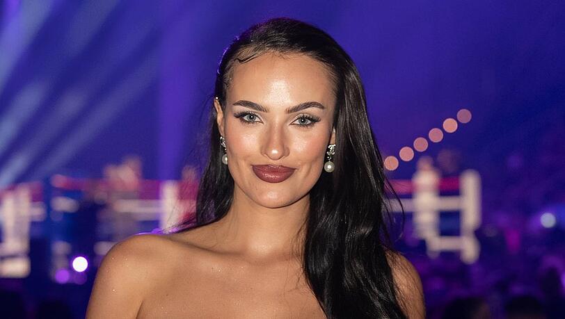 Am 18. Oktober legte Paulina Ljubas beim "Bild"-Promi-Boxen in Essen noch einen glamourösen Auftritt hin. Doch hinter den Kulissen kämpfte sie bereits mit schweren Gedanken. Am 18. Oktober legte Paulina Ljubas beim "Bild"-Promi-Boxen in Essen noch einen glamourösen Auftritt hin. Doch hinter den Kulissen kämpfte sie bereits mit schweren Gedanken.