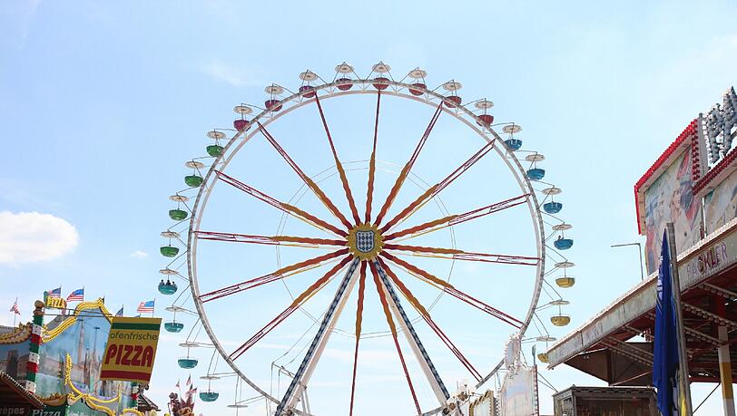 Auf dem Frühlingsfest haben sich zwei Jugendgruppen geprügelt. (Symbolbild) Auf dem Frühlingsfest haben sich zwei Jugendgruppen geprügelt. (Symbolbild)