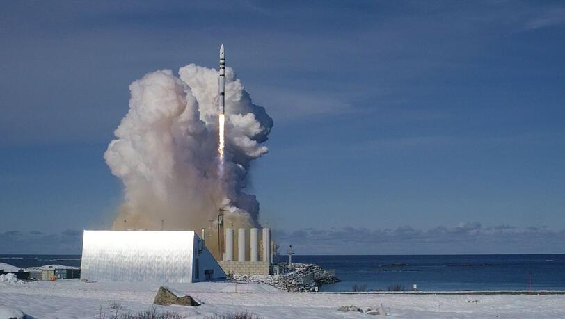 Nach wetterbedingter Verzögerung ist die bayerische Spectrum-Rakete in Norwegen gestartet. Der Flug dauerte etwa eine halbe Minute. Nach wetterbedingter Verzögerung ist die bayerische Spectrum-Rakete in Norwegen gestartet. Der Flug dauerte etwa eine halbe Minute.