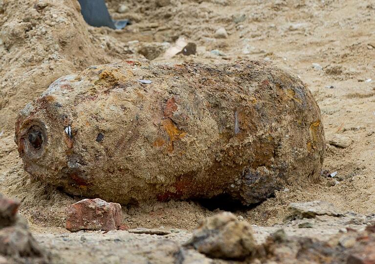 In Nürnberg wurde am Hauptbahnhof eine Flieger-Bombe gefunden. Das Areal wurde evakuiert. Die Bilder