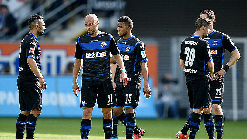 Enttäuschung pur: Paderborn steckt nach dem 1:3 gegen Wolfsburg noch tiefer im Abstiegskampf. Enttäuschung pur: Paderborn steckt nach dem 1:3 gegen Wolfsburg noch tiefer im Abstiegskampf.