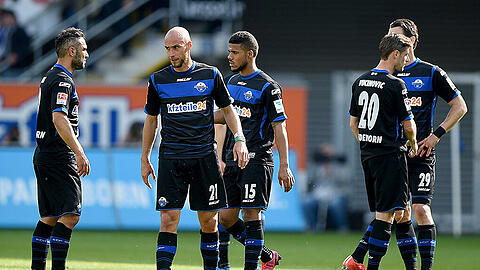 Enttäuschung pur: Paderborn steckt nach dem 1:3 gegen Wolfsburg noch tiefer im Abstiegskampf.