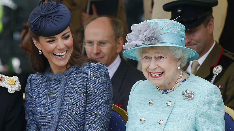 Ein Herz und eine Krone: Kate und die Queen verstehen sich &ndash; nicht nur auf diesem Foto &ndash; wunderbar.